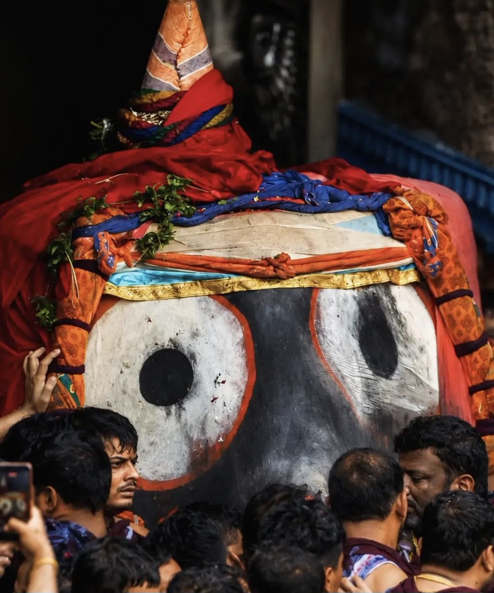 Sushree_journo's tweet photo. ଟାହିଆ ନାହିଁ 
ମନ ବି ଭଲ ନାହିଁ , ମୁହଁ ମଳିନ  ପଡ଼ିଯାଇଛି 
କୋଉଠି ତ୍ରୁଟି ରହିଲା କି ପ୍ରଭୁ 🙏
#Rathajatra https://t.co/aXbd5Gkr13