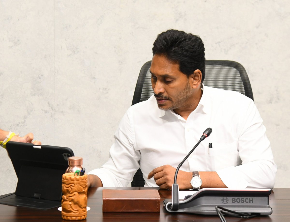 _Ysrkutumbam's tweet photo. The New Digital Revolution is Here
Jagan 2.0 Super App
I’ve installed it. Have you? https://t.co/pweHFgntEC