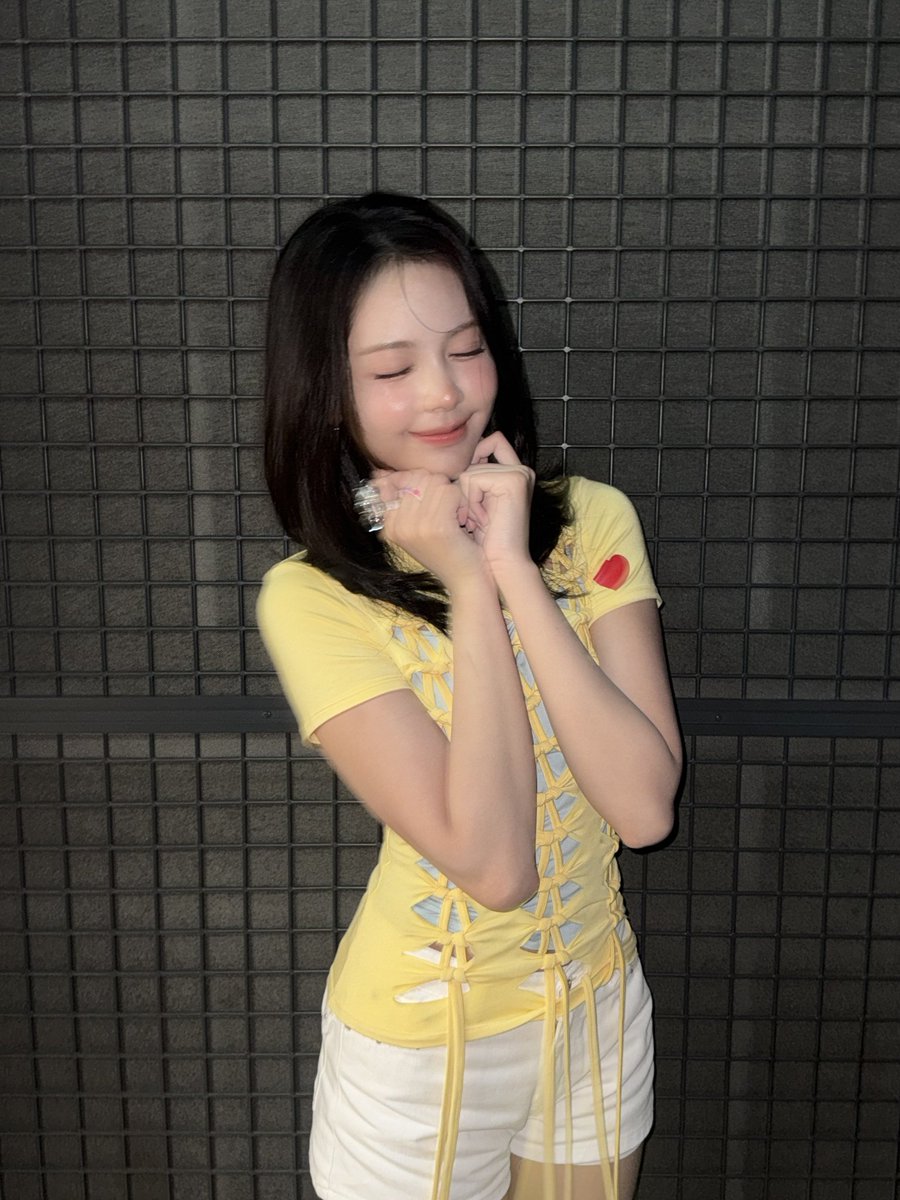 ha_nnul13's tweet photo. 완전 여름햇살 같음.. https://t.co/3mrgcLCGFD