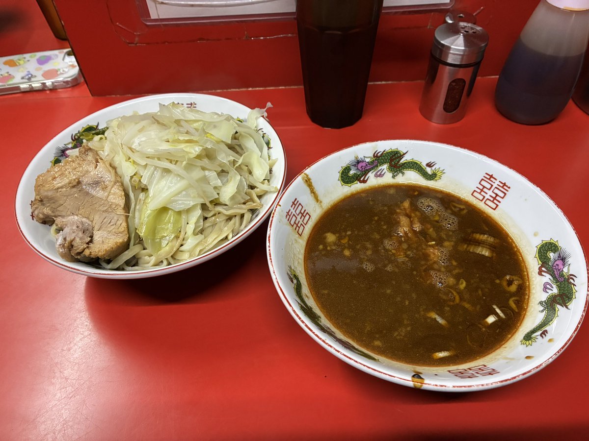 youarehalberd's tweet photo. ただ夜の奥 鼓動の音 
寂しさ二人で分け合った
そしたらそしたら大丈夫 
って優しく明日を笑えるの？
言えないだらけの感情に 
少しだけのはぐをして
歩き出してみるそうやって
息をしているそれでいいよ https://t.co/6ILukZZ9m6
