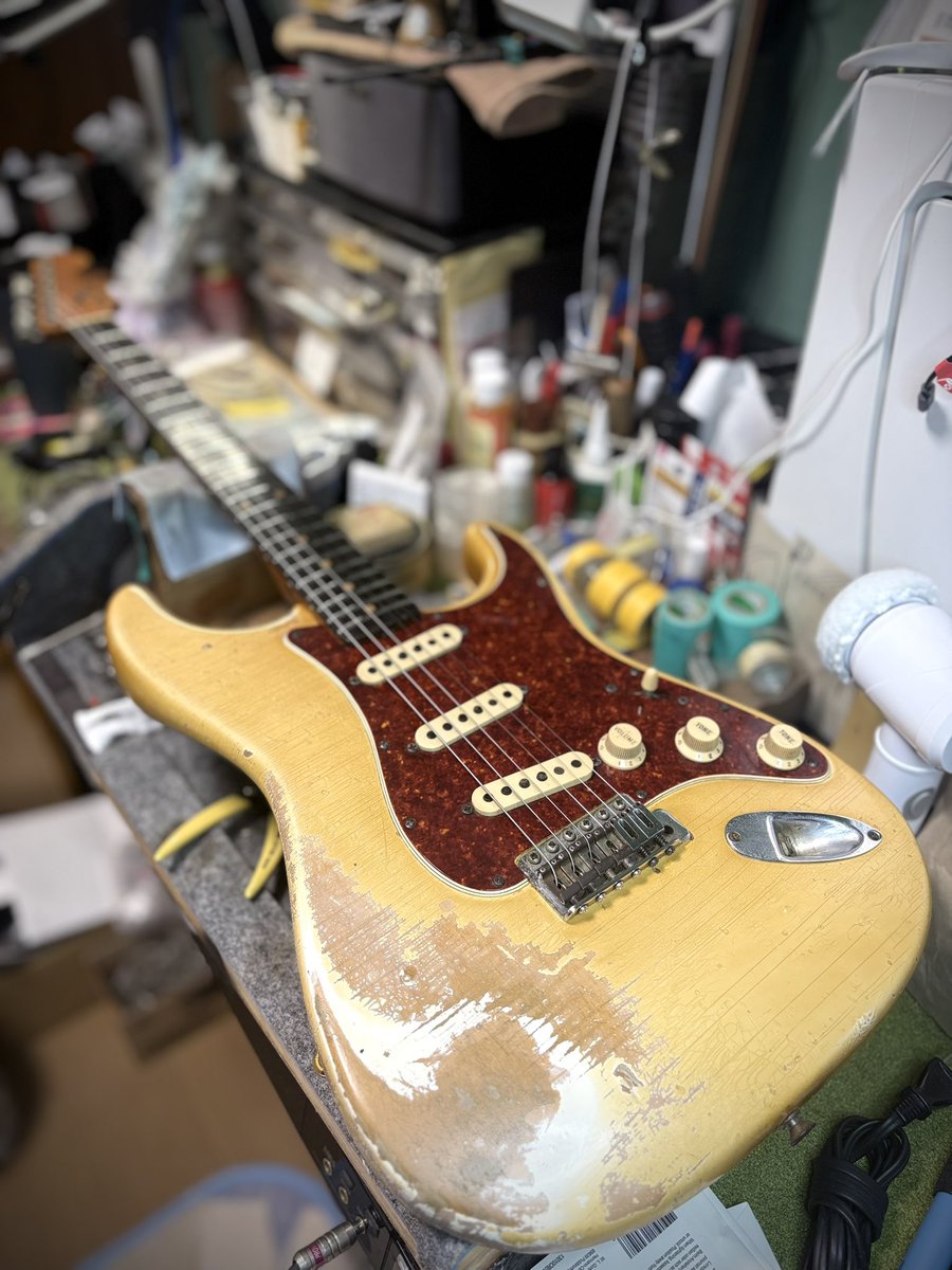 lukefujiwara's tweet photo. こっちもエイジドとかじゃないやつ、、、
今日はリペアday!
#fenderstratocaster
#fpcguitarrepair
#guitarrepair
#ギター修理
#ギターリペア https://t.co/b9uJzwFW00