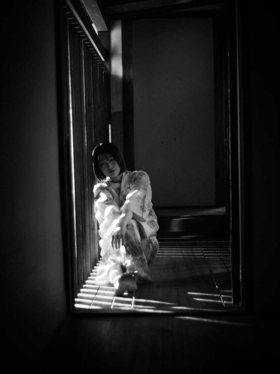 kazwestpc5's tweet photo. 「Monochrome Venus」

モデル #鈴木みづき(@0pq1jy)さん
 #RARE撮影会(@RARE___photo)
 #ポートレート
 #モノクロポートレート
 #浴衣
 #古民家
 #クラシックレンズ
 #LUMIX https://t.co/YVNdzYDKRV