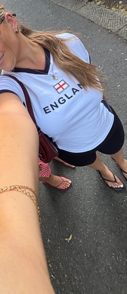QueenAlexisRae's tweet photo. england may have lost yesterday but it doesn’t mean you should stop spoiling me x

findomuk paypig https://t.co/Z2J3exDH1v