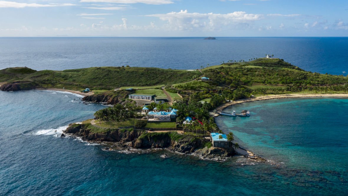 DiscussinGundam's tweet photo. McGillis Fareed has been spotted on Epstein Island. https://t.co/vgyjv9J7QV