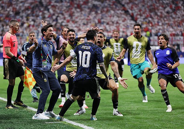 alimo_philip's tweet photo. 🇦🇷 Argentina are absolutely FIRING on all cylinders at the 2026 World Cup!

🏟️ They’ve scored MORE goals than in ANY tournament in their entire history… and the FINAL is still to come! 

⚽⚽⚽⚽⚽⚽⚽⚽ Lionel Messi
⚽⚽⚽ Lautaro Martínez
⚽⚽ Enzo Fernández
⚽ Giovani Lo Celso
⚽ Lisandro Martínez
⚽ Cristian Romero
⚽ Alexis Mac Allister
⚽ Julián Álvarez
⚽ Diney (OG)

🌟 This team is writing history.