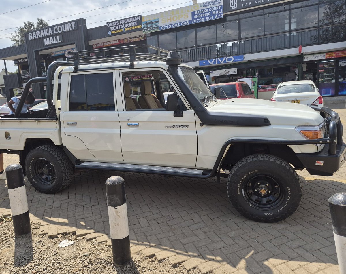 KalidaMotors's tweet photo. @IanECox Kuna hii hapa locally used ya 2016 @ 8M with only 120k mileage.

For more details and photos: https://t.co/2vIhXgRATo https://t.co/RBAFi2R4DM