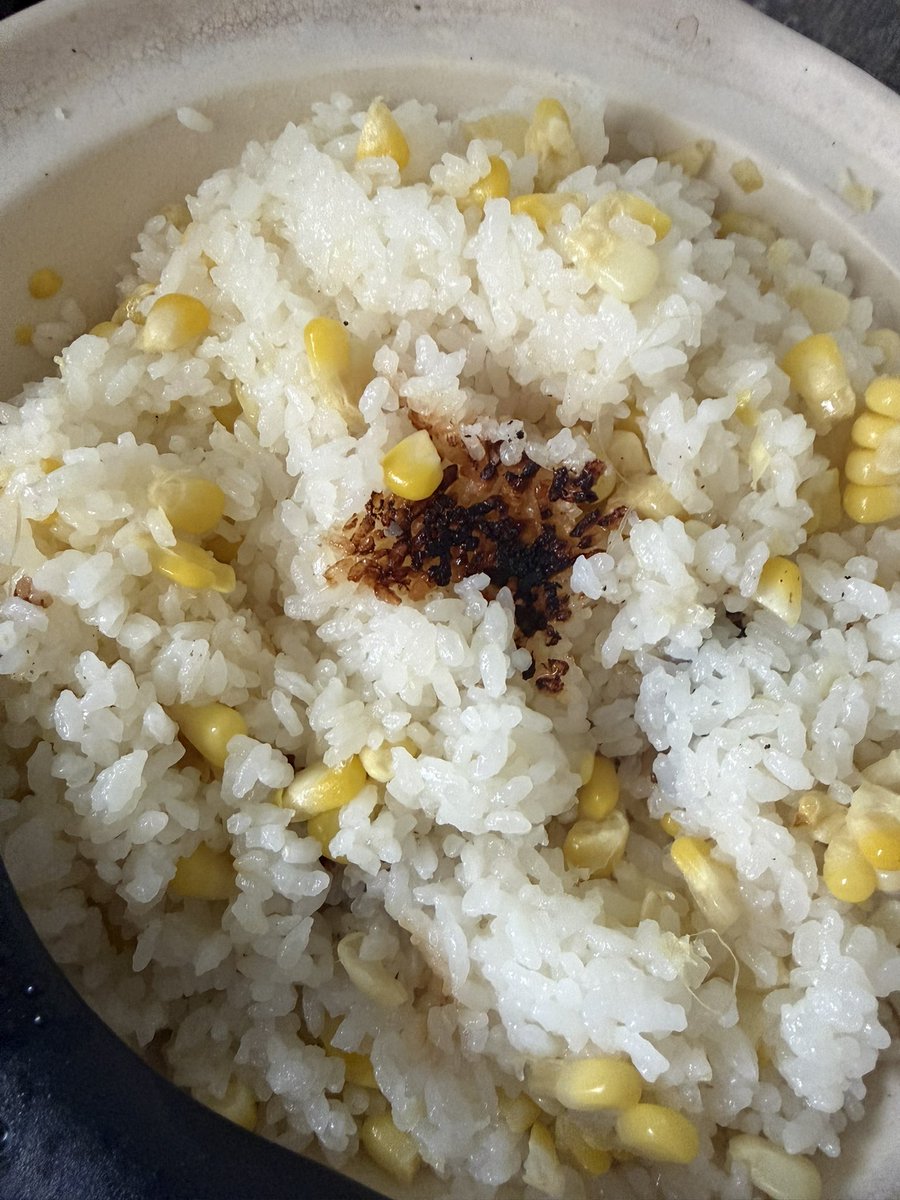 Justforyou2525's tweet photo. こんにちは、こんばんは！

今回は
やぽんすきのよくばり丼

と

水田ファームのドルチェドリームで作った
とうもろこしご飯です！

このよくばり丼
牛、鶏、豚と全部堪能できる
その名の通り欲張った丼ものです！
1500円で堪能できるコスパ最強丼！

とうもろこしご飯は土鍋で初めて作ってみました！ https://t.co/XiOQSxnlXM