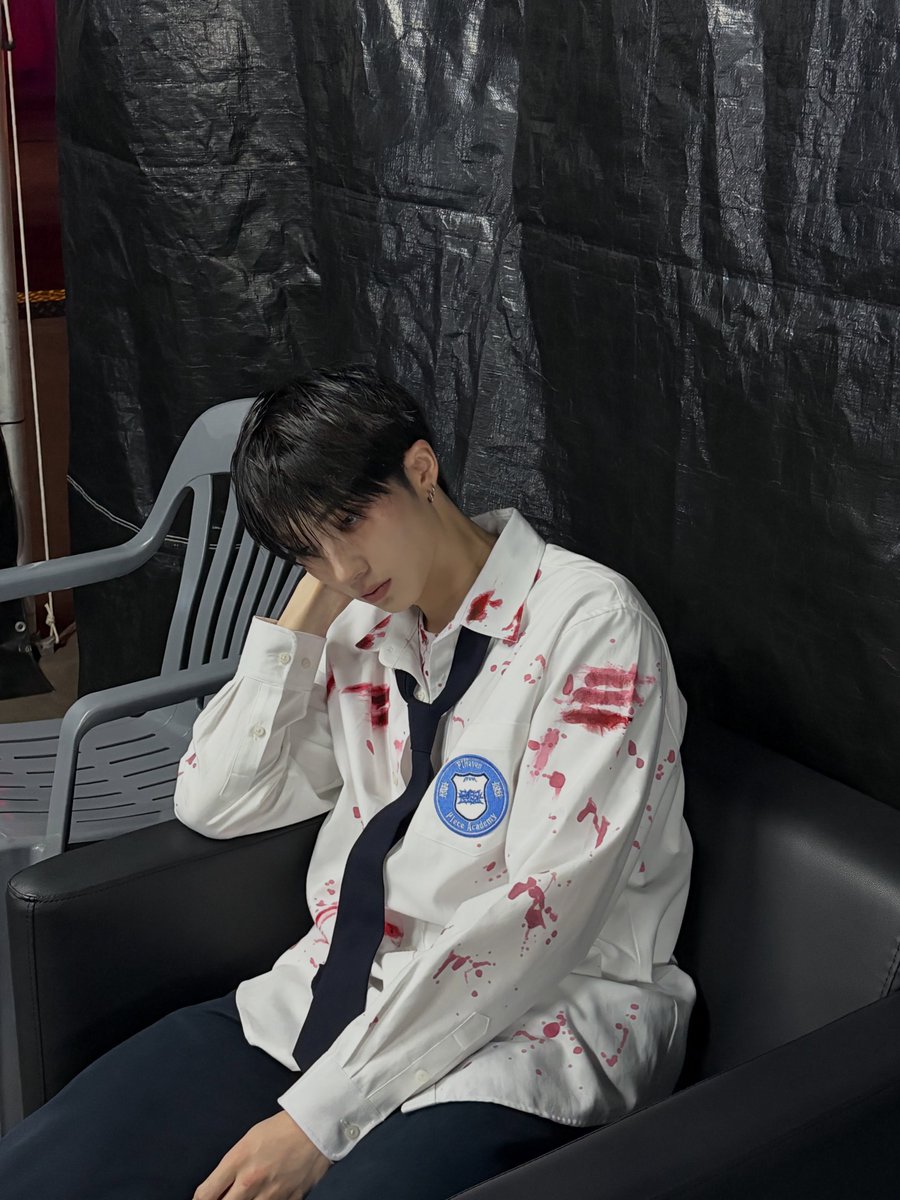 tekizzii's tweet photo. 이런사진냅드고 저런사진첫장으로고른거너무지웅이답고귀여워 지웅이식애교 https://t.co/gW9iRZUT1K