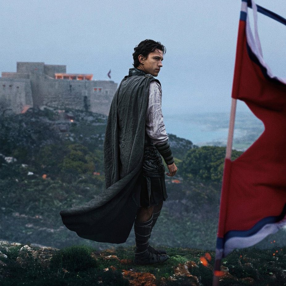 tomhollandbr's tweet photo. #AOdisseia estreia hoje nos cinemas brasileiros e o THBR teve a oportunidade de conferir o filme na última terça-feira a convite da Universal Pictures. 🎞️

O filme apresenta uma releitura inovadora do clássico de Homero. A essência mitológica encontra um equilíbrio preciso com a humanidade dos personagens. O uso de elementos visuais neutros contrasta com as cenas de alta tensão, criando uma ambientação imersiva. 

Embora a longa duração seja perceptível, ela atua a favor da obra e prende a atenção do espectador de forma contínua e sem causar desconforto.