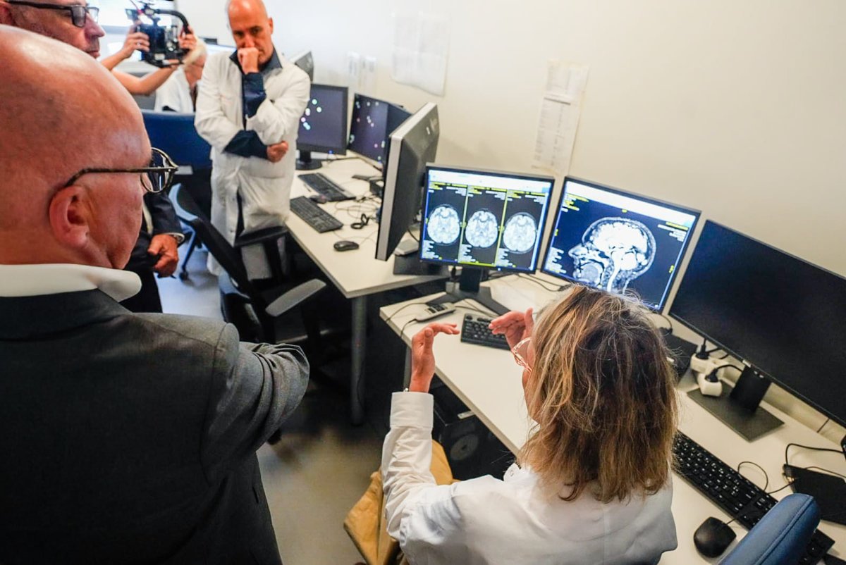 eciotti's tweet photo. Avec l’inauguration de cette nouvelle IRM 3 Tesla, le CHU de Nice franchit une nouvelle étape dans sa modernisation.

Cette technologie de pointe permettra des diagnostics plus précoces et une meilleure prise en charge des patients. https://t.co/NNJhilqfRH