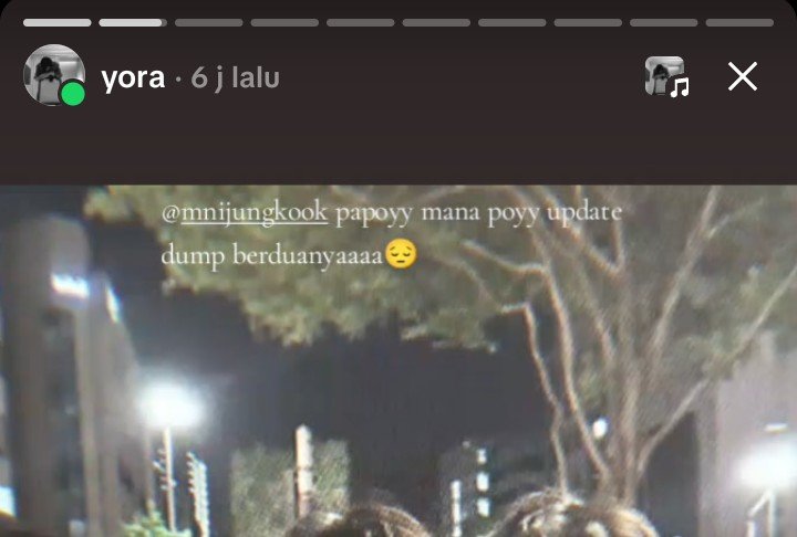 yowrbee_'s tweet photo. from this                         to this 
                                            sungkem dlu sama ketua.         
                                             🧎🧎 https://t.co/VxBAJHLwhU