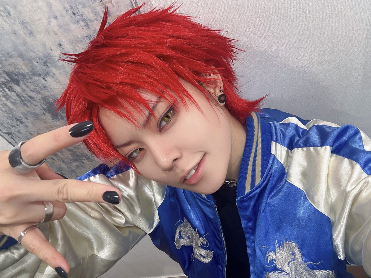 REM_gnhj's tweet photo. cos  / hpmi 📿
⚠️捏造衣装
⚠️目元のアップ

はもちゃん、めじろ、てんさんとお泊まりコスプレ大会でく〜こ〜くんのメイク練習した🎶
不安で踏み出せなかったけどずっと📿やりたかったから挑戦できてよかった〜❣️
来月の給料入ったら衣装買うか〜🥹🫶🏻 https://t.co/st7RIzU6tG