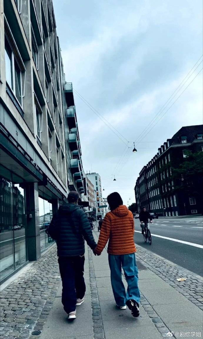 Yang_Nang_'s tweet photo. Coffee runs with my favorite person = best start to the day https://t.co/OeuOHwe5f7
