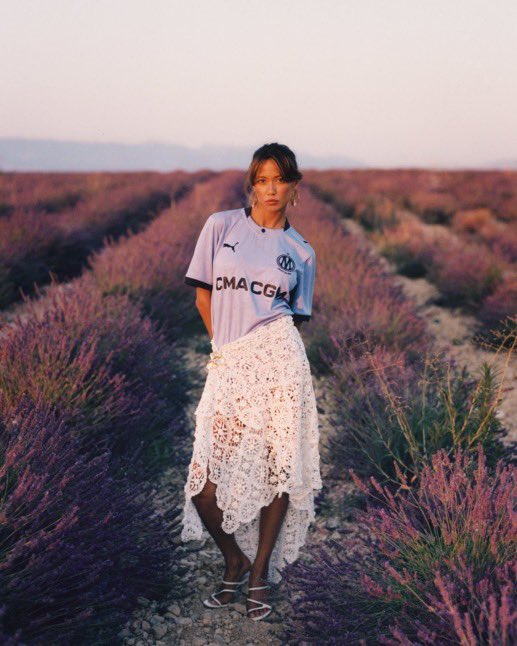 CAPO_FOOT's tweet photo. 🚨 OFFICIEL ! L’OM DÉVOILE SON TROISIÈME MAILLOT POUR LA SAISON 2026/2027 ! 👕💜

Il est inspiré des lavandes de Provence

📸 @OM_Officiel https://t.co/lTsVgTF6iX