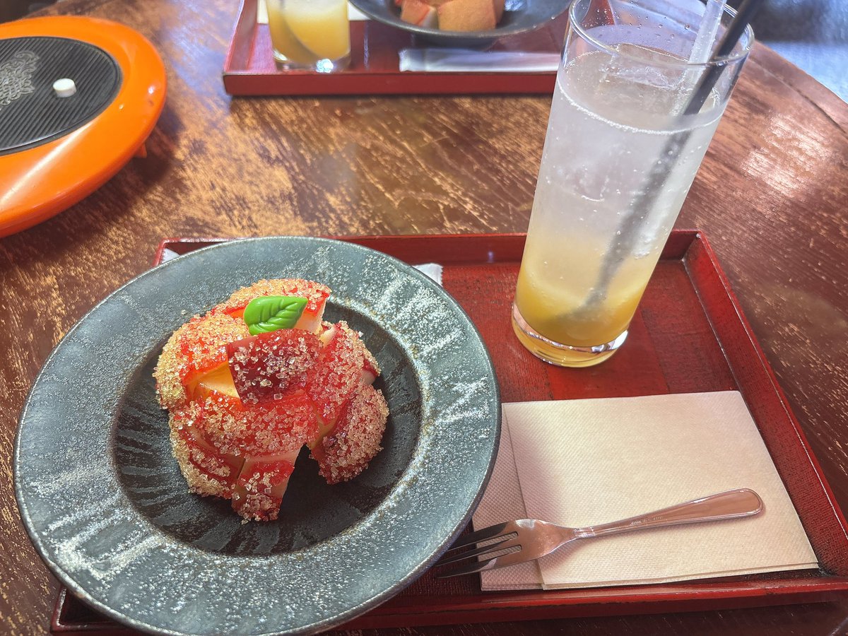 _Saku_ra__'s tweet photo. 🍎🔮🃏
っていう木曜日𓂂𓏸 https://t.co/oT23qC0Ax0