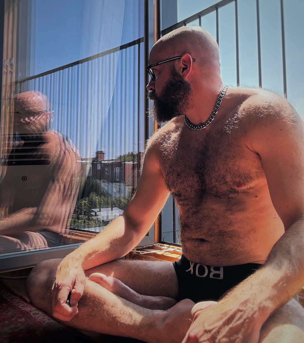 joeydphoenix's tweet photo. Having a chill in the sun! https://t.co/TDODDNS6BZ
