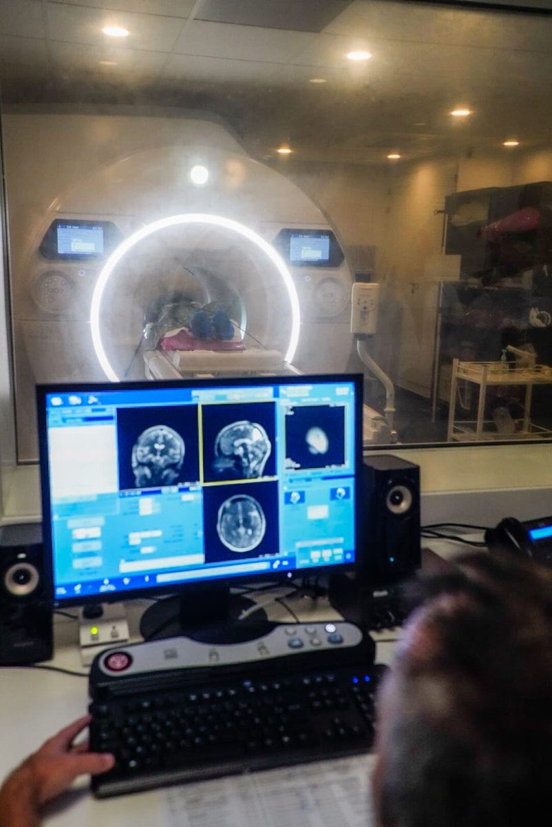 eciotti's tweet photo. L’innovation est un levier essentiel pour mieux soigner.

Grâce à cette IRM de dernière génération, dotée notamment de l’intelligence artificielle, le CHU de Nice renforce ses capacités de recherche, d’enseignement et d’innovation, au bénéfice de près de 7 500 patients chaque année.