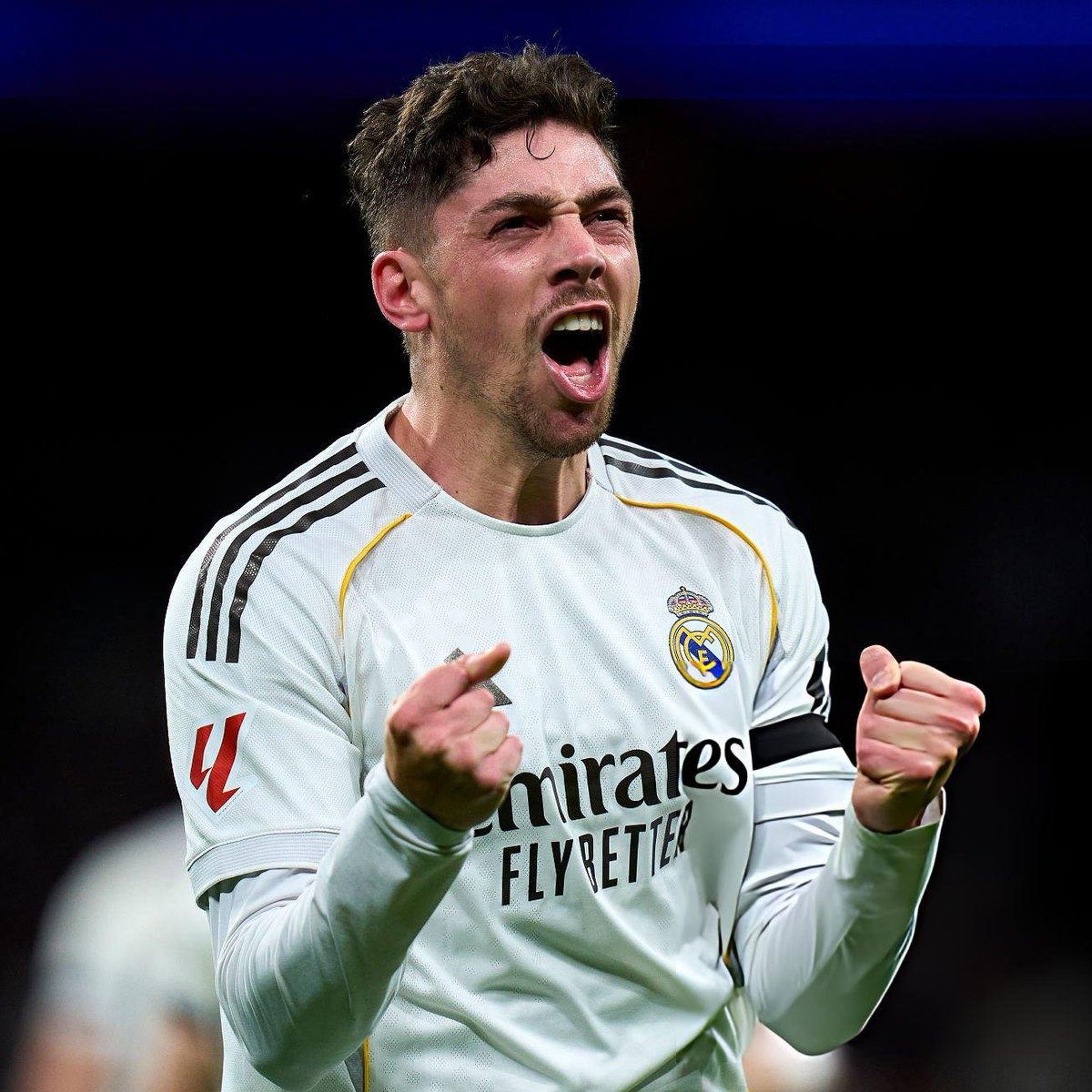 RealMadridXtra's tweet photo. 🚨 𝐍𝐄𝐖: Fede Valverde is officially Real Madrid's new FIRST captain. 

Valverde takes over the armband following Dani Carvajal's departure, with José Mourinho considering him a key player in his project. 

Despite a difficult season surrounded by controversy, Mourinho fully trusts Valverde's work rate, dedication and commitment, and expects him to return to his best level.

[@diarioas]