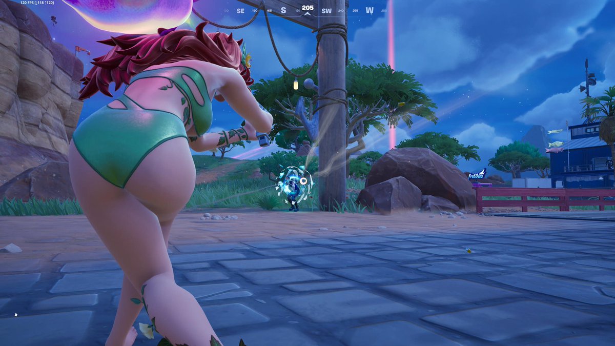 ValeriaaFN's tweet photo. Guys look at this kill I got https://t.co/ciPZ76j97F