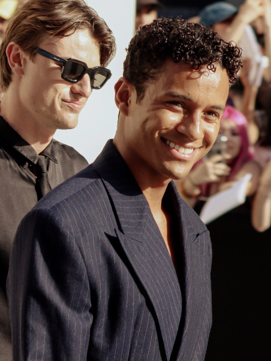 dropdeadjaafar's tweet photo. oh that billion dollar smile… 😍 https://t.co/PPsg2Vffia