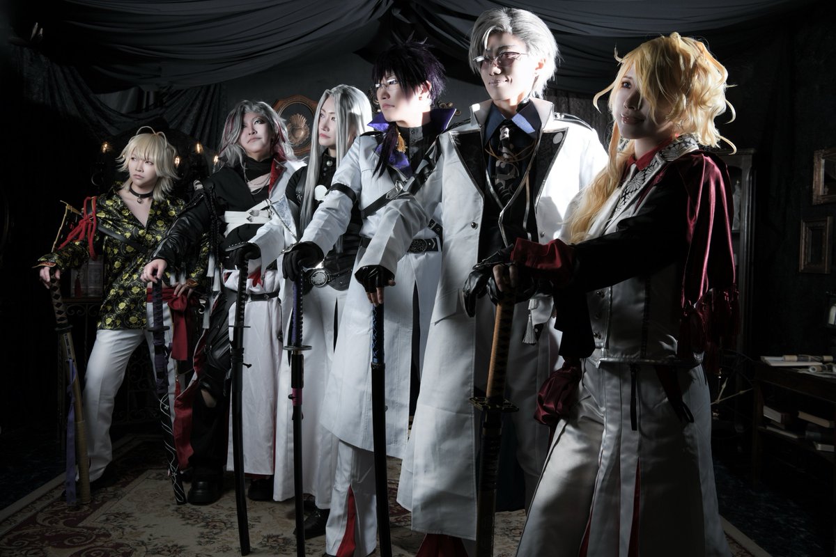 touyaxxxxx's tweet photo. 【cosplay】
#綺麗な金ワイワイ一文字一家あわせ

一文字 揃ったようだな
皆の衆、誉をあげろ！

則宗 @touyaxxxxx
山鳥毛 @mizuki_c_seki 
日光 @mozikorin3 
姫鶴 @red13426119 
道誉 @ysh_OoO (主催)
南泉 @chomeson08 

📷 @re_riber https://t.co/Af00CoBwxH