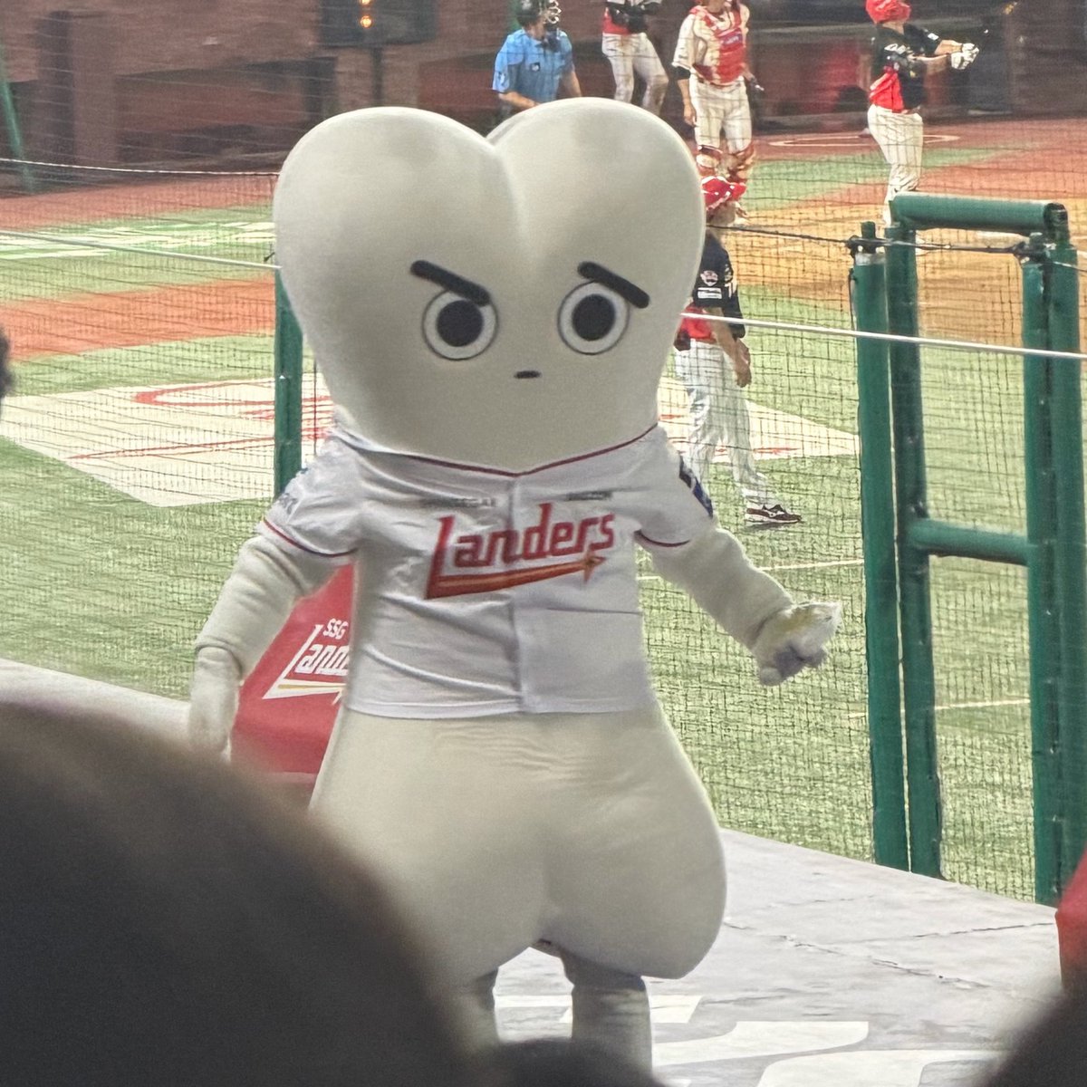 easyyyyii29's tweet photo. 눈썹 어디에서 가져온 거임 https://t.co/BF06FCeIIq