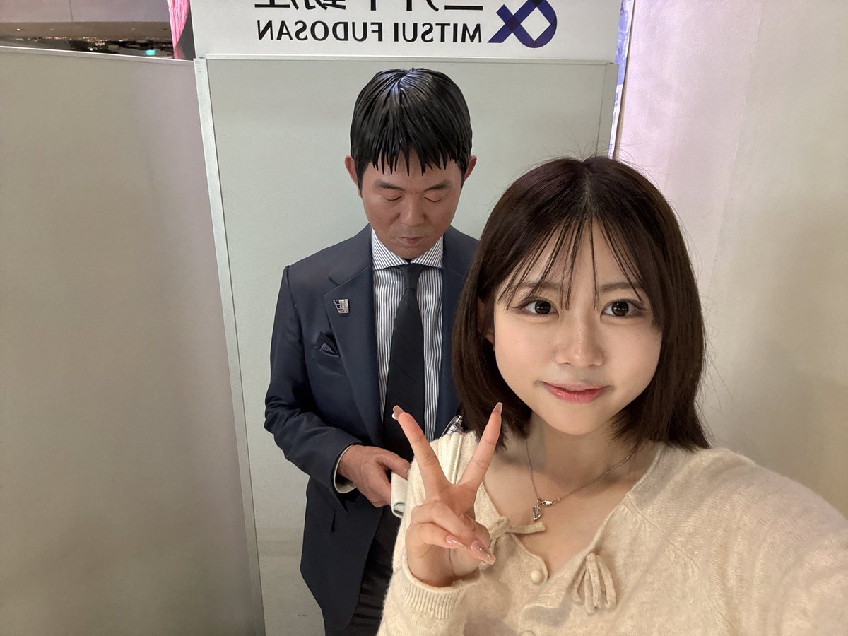 yuki7buddy's tweet photo. おはようございます！
今日は21時半からTikTok LIVEでお話して、そのあと2時からFIFAを一緒に見ましょう！！
昨日森保監督と遭遇して写真撮ってもらいました🤭 https://t.co/bpqnotzQ7I