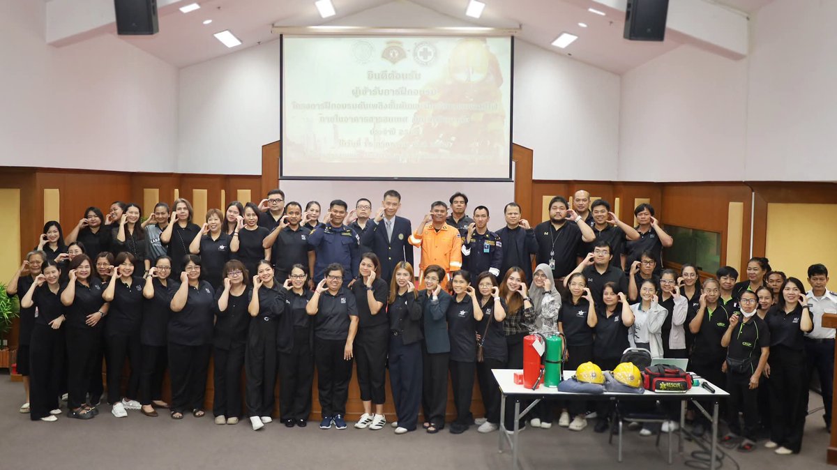 Grad_KU's tweet photo. บัณฑิตวิทยาลัย จัดโครงการฝึกอบรมดับเพลิงขั้นต้นและฝึกซ้อมการอพยพหนีไฟฯ ประจำปี พ.ศ. 2569 เมื่อวันพฤหัสบดีที่ 16 กรกฎาคม 2569 ณ อาคารสารสนเทศ บัณฑิตวิทยาลัย มก. บางเขน https://t.co/1m9jUIePCH