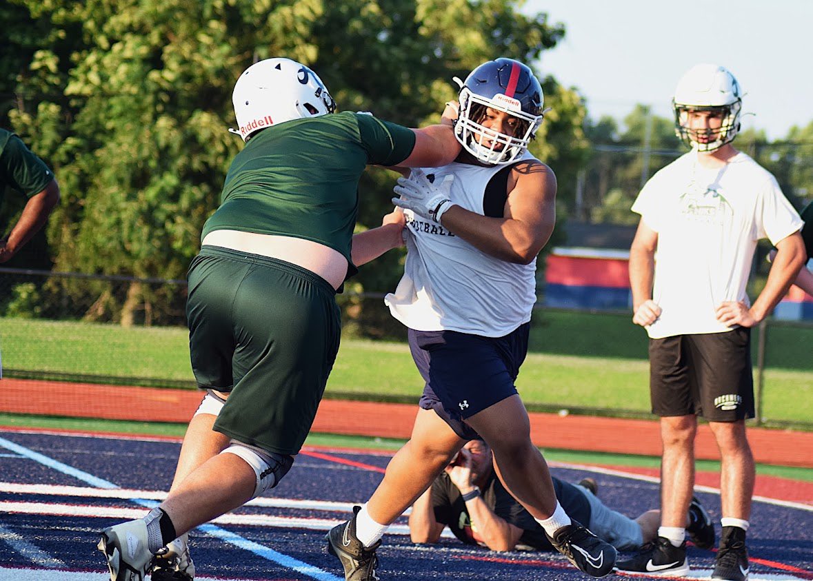 NolanFrazier9's tweet photo. Work! @DELCOFootball @EdOBrienCFB @SportsByBLinder @PCLAthletics @LevernBelin @CoachJeffGallo @SpenceChaos https://t.co/5S3wxce0xN
