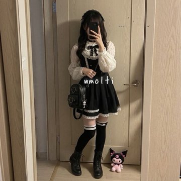 wmolti3's tweet photo. 男性のみなさん正直に教えて～
マチアプでこの服装の34歳見つけたら、どれ？

①あたり
②ハズレ
③つきあう https://t.co/e07CQ4Ihf7