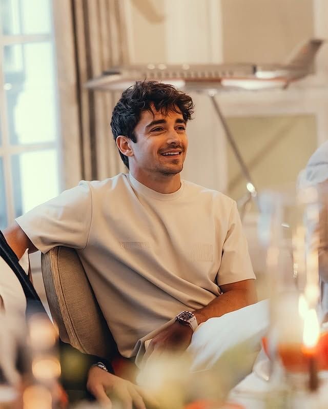 loved7leclerc's tweet photo. selamat malem semua rencanya pada makan malem apa nih? https://t.co/rH593xUxx4