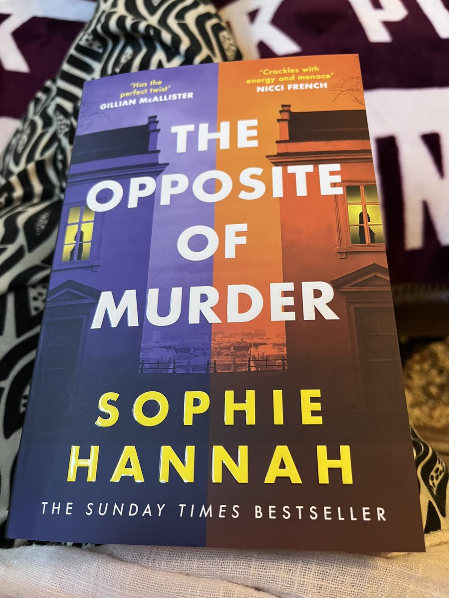 sophiehannahCB1's tweet photo. It’s paperback publication day today in the UK! https://t.co/nLyGB2Ty8i