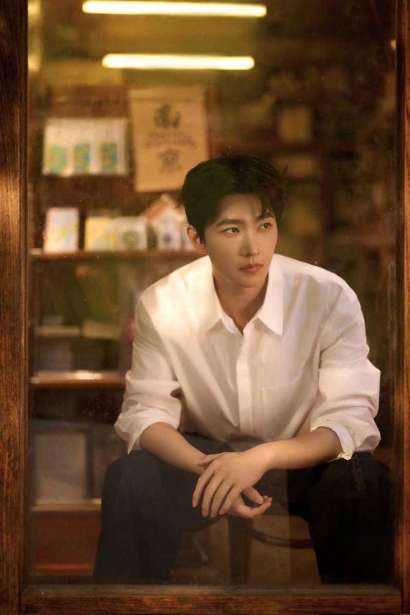 fotoforia's tweet photo. since I started imagining it, everything now looks like a makeup/costume trial photo🤭 https://t.co/wHCCnbhsq2
