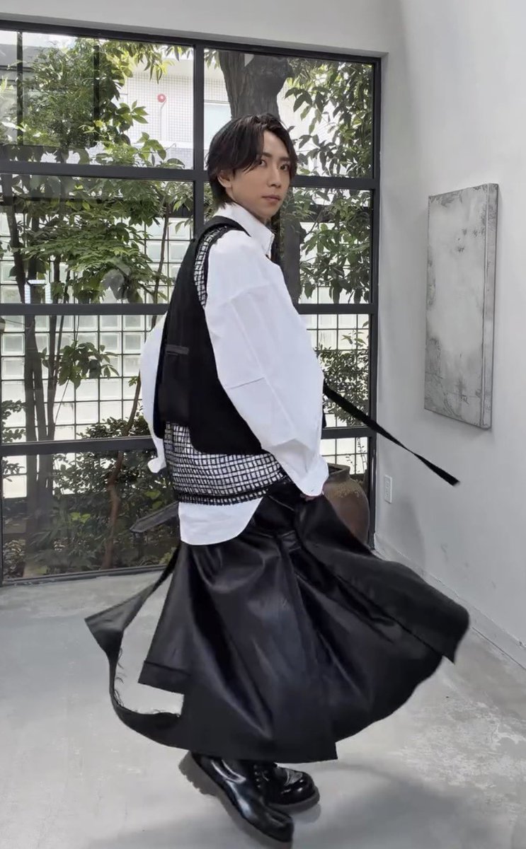 この衣装大河くんにすごく似合っててかっこいいなぁ🥰💙💘 #鈴木大河