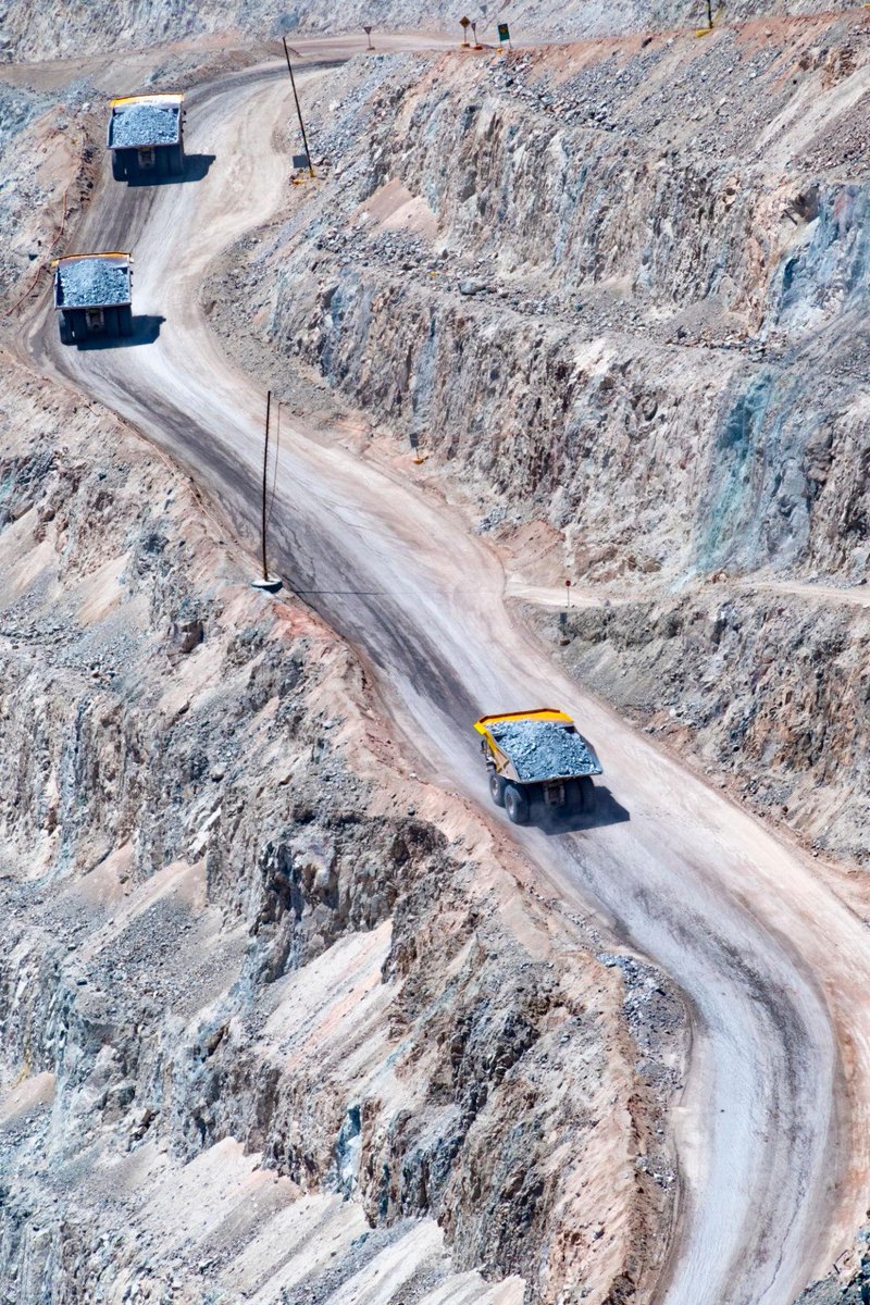 tradingcoaot6's tweet photo. 🚨BREAKING: A 30% COPPER SUPPLY DEFICIT IS COMIN

Most investors still aren't paying attention.

The IEA projects a major copper shortage by 2035

New mines take 15-17 years to reach production

NRED is exploring today for the copper the world will need tomorrow https://t.co/dQvnnRulie