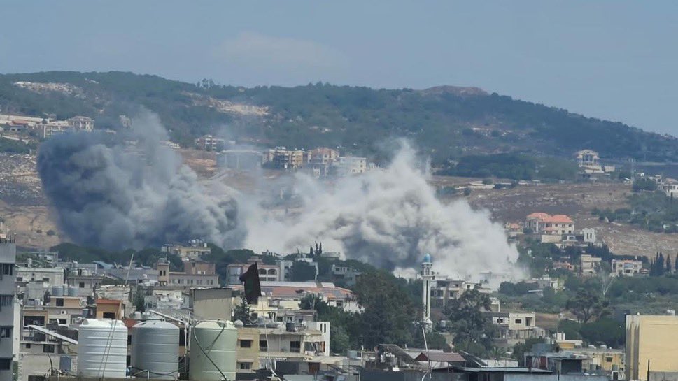 sahouraxo's tweet photo. BREAKING:

Nothing to see here…

Just Israel dropping bombs on civilian areas in Nabatieh al-Fawqa, South Lebanon — during a so-called “ceasefire.” https://t.co/WYlPEDDhNk