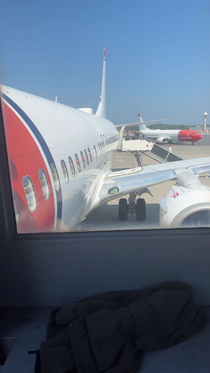 Fregnefitta's tweet photo. Pistol på flyet! Bodø (a) https://t.co/hRs8secFpA