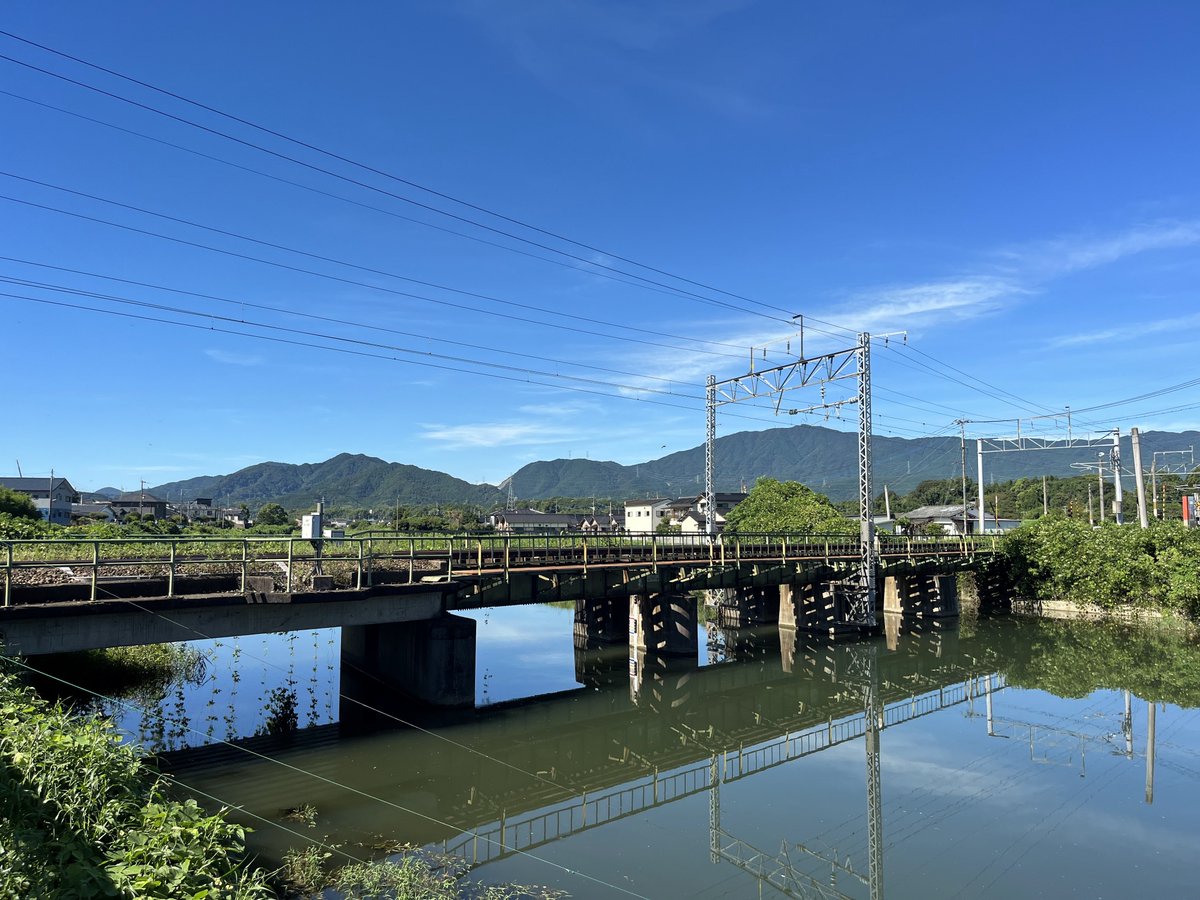 103_Osaka's tweet photo. 北陸新幹線が通る桂川駅に来てみました。
自然豊かでのどかですが、本当に新幹線が来るのでしょうか？
近くには古墳もありました。 https://t.co/78ycmyBzfa