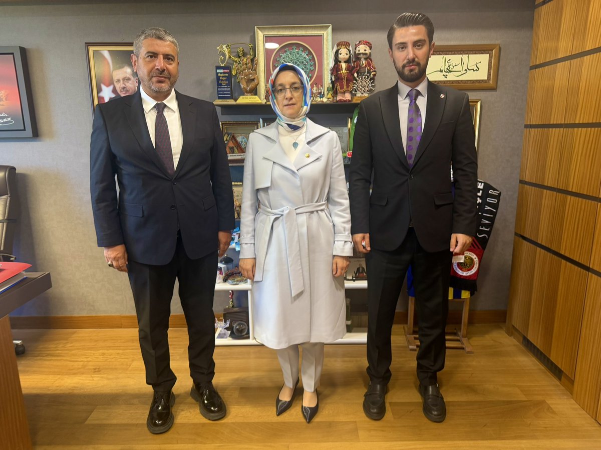 Mstafa_Ozcan's tweet photo. 📍TBMM

Milletvekilimiz Sn. @selvacam 'ı ziyaret ettik.

Başkanımıza misafirperverliği, güler yüzü ve hoş sohbeti için teşekkür ederim. https://t.co/Xynr1COuAm