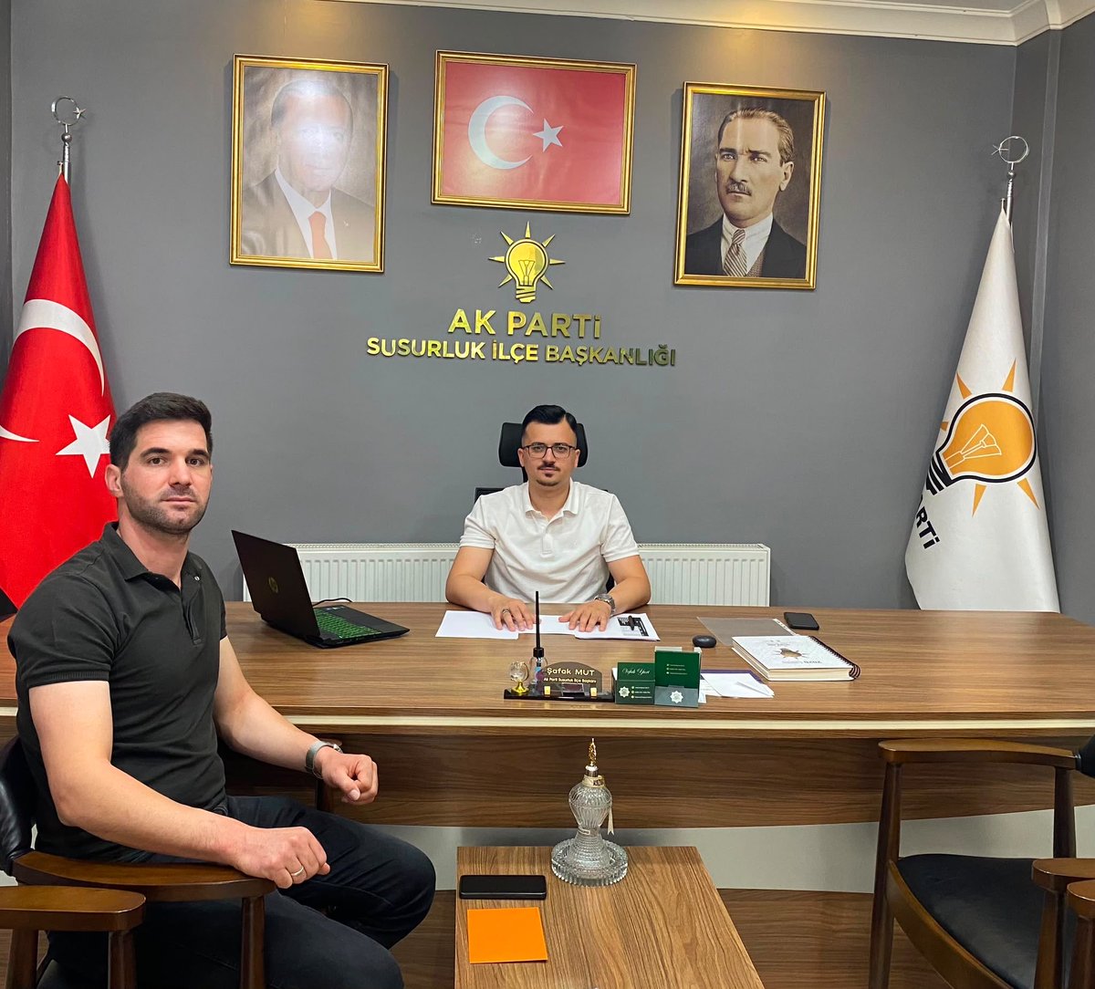 SusurlukAkGenc's tweet photo. İl Gençlik Kolları Başkanımız Mustafa Bilal Dönmez, İlçe Gençlik Kolları Başkanımızı ziyaret etti. https://t.co/2oQFojhzJi