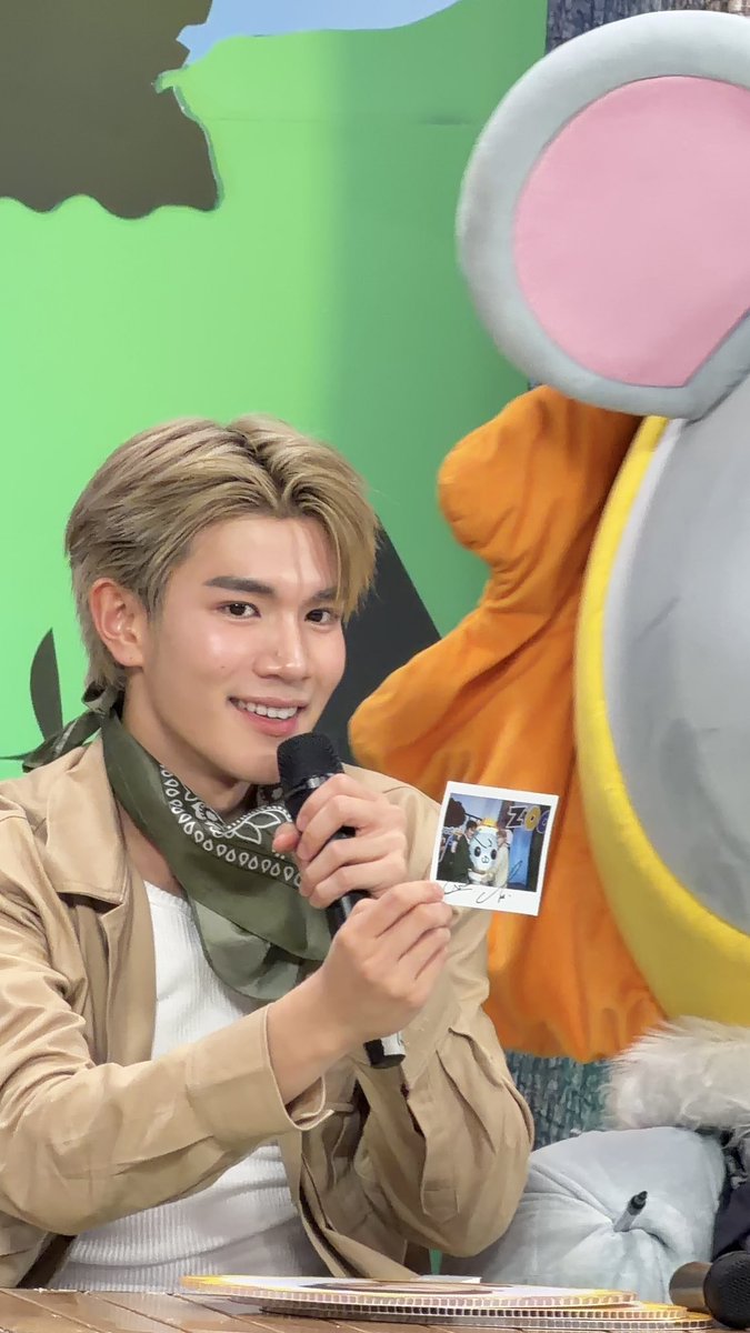 GrabTH's tweet photo. ผลงานการเจิมของหนูจี๊ด🐭💥

GRABFOOD X GeminiFourthLookkhunnoo
#GrabFoodถูกกว่าชัวร์xGeminiFourth https://t.co/MKkv4qP6fC