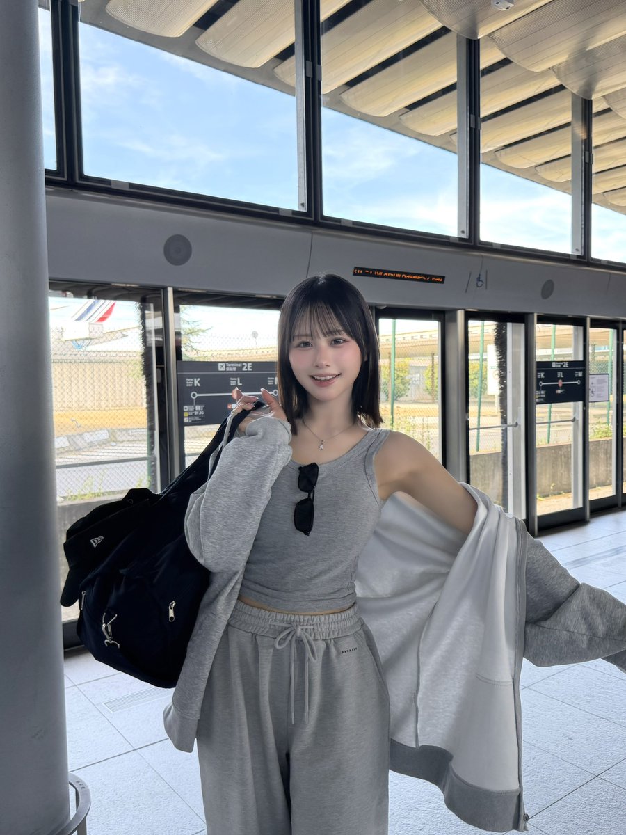 ogi_hana_'s tweet photo. 空港コーデ ✈️ ⟡.· https://t.co/zQVm6hsAGV