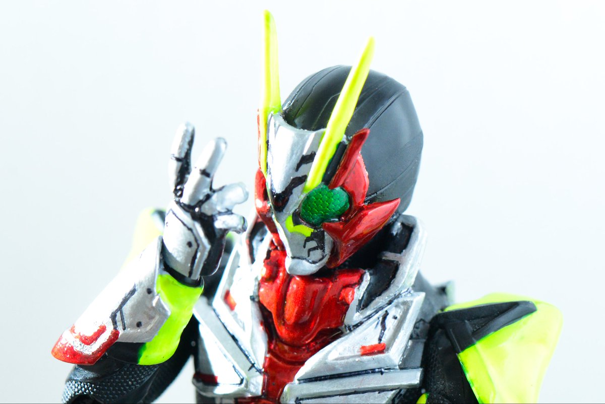 U20170322's tweet photo. S.H.Figuarts 改���
仮面ライダーゼロスリー(4/4)

元素体のエデンが右手パーツが豊富だったため、EP5の指差しシーンと
V字ポーズも再現可能に

V字ポーズは切り込み入れたり、パテで調整したりで作りました

#仮面ライダーアウトサイダーズ
#仮面ライダーゼロスリー
#ニチアサフィギュア改造部 https://t.co/PrcQTY1IY8