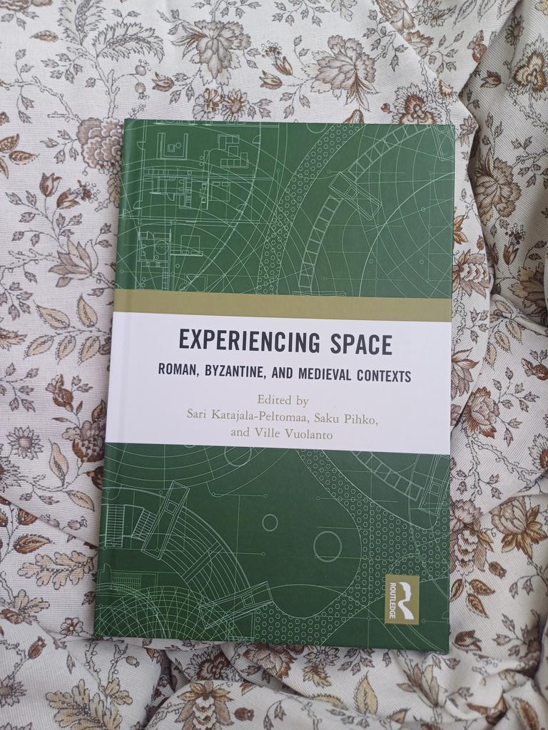simelius's tweet photo. Got a new book! 

Many interesting chapters on experiencing space in the past, including chapters dealing with Roman administration and republicanism - one of them mine. https://t.co/zAPY5KHr0t