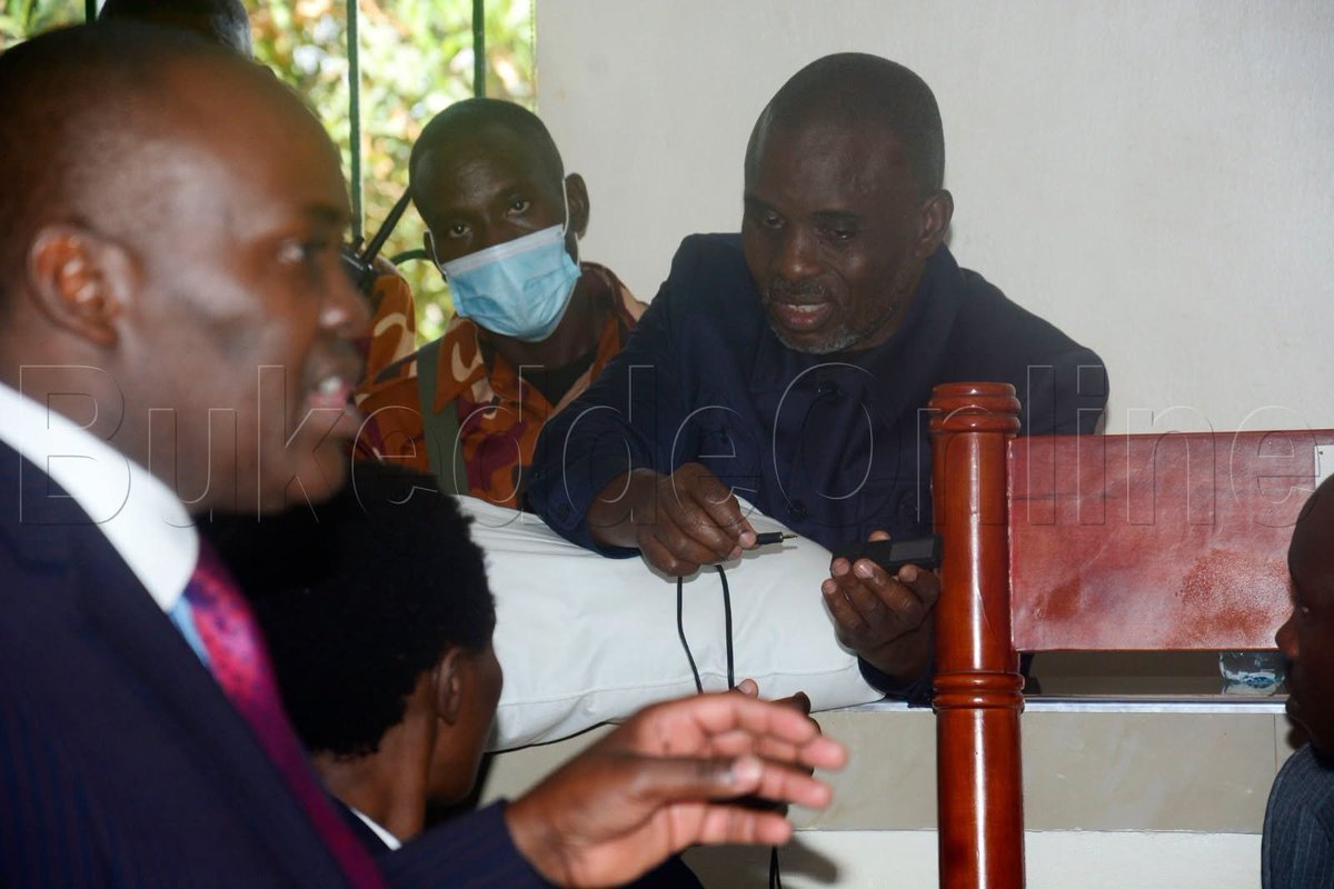 bukeddeonline's tweet photo. PILLOW EWA LUKWAGO OTULO BAGIGOBYE MU KKOMERA E LUZIRA!
Lukwago Pillow gyebaamuwa erimu akuuma akamuyimbira obuyimba obumuyamba okufuna otulo ab'amakomera bagigobye mbu erimu obuuma obukwata amaloboozi; Lukwago asabye Gav't emugulire pillow endala #BukeddeUpdates https://t.co/SQmraJprtg
