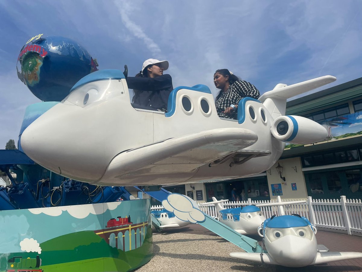 SmallHeathLA's tweet photo. The rest of our Year 9 students are having a fantastic time at Drayton Manor as part of Activities Week! From thrilling rides to making lasting memories with friends, it is turning into a lovely day. #ActivitiesWeek #DraytonManor #Year9 #CreatingMemories https://t.co/lM36yKTj65