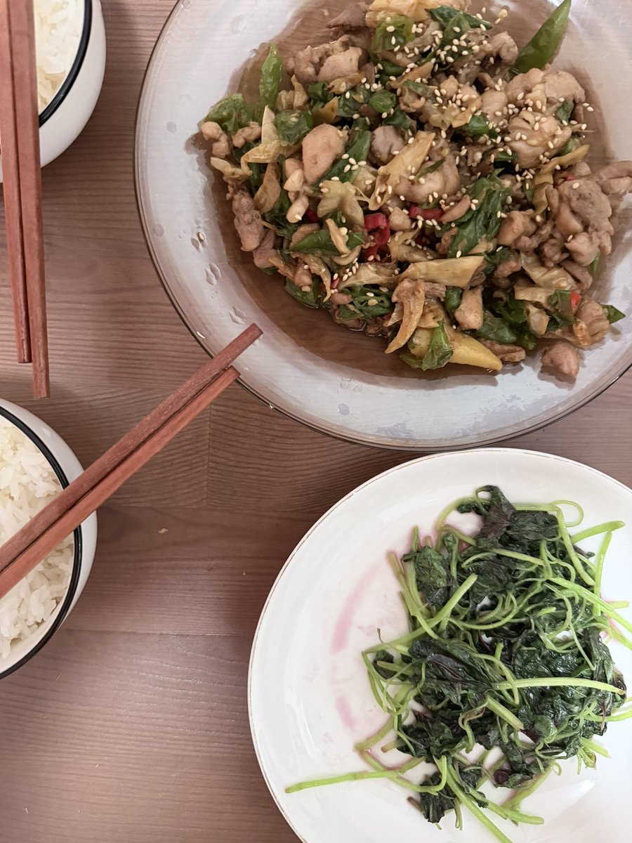 LifeCatKuby's tweet photo. 好好吃飯 https://t.co/Red7iVOhW7