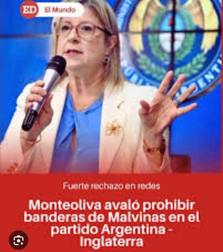 vaninabiasi's tweet photo. Monteoliva tan "god save the Queen"
La selección argentina tan "las Malvinas son argentinas". 
Hermoso. https://t.co/V3kdK0KrhT