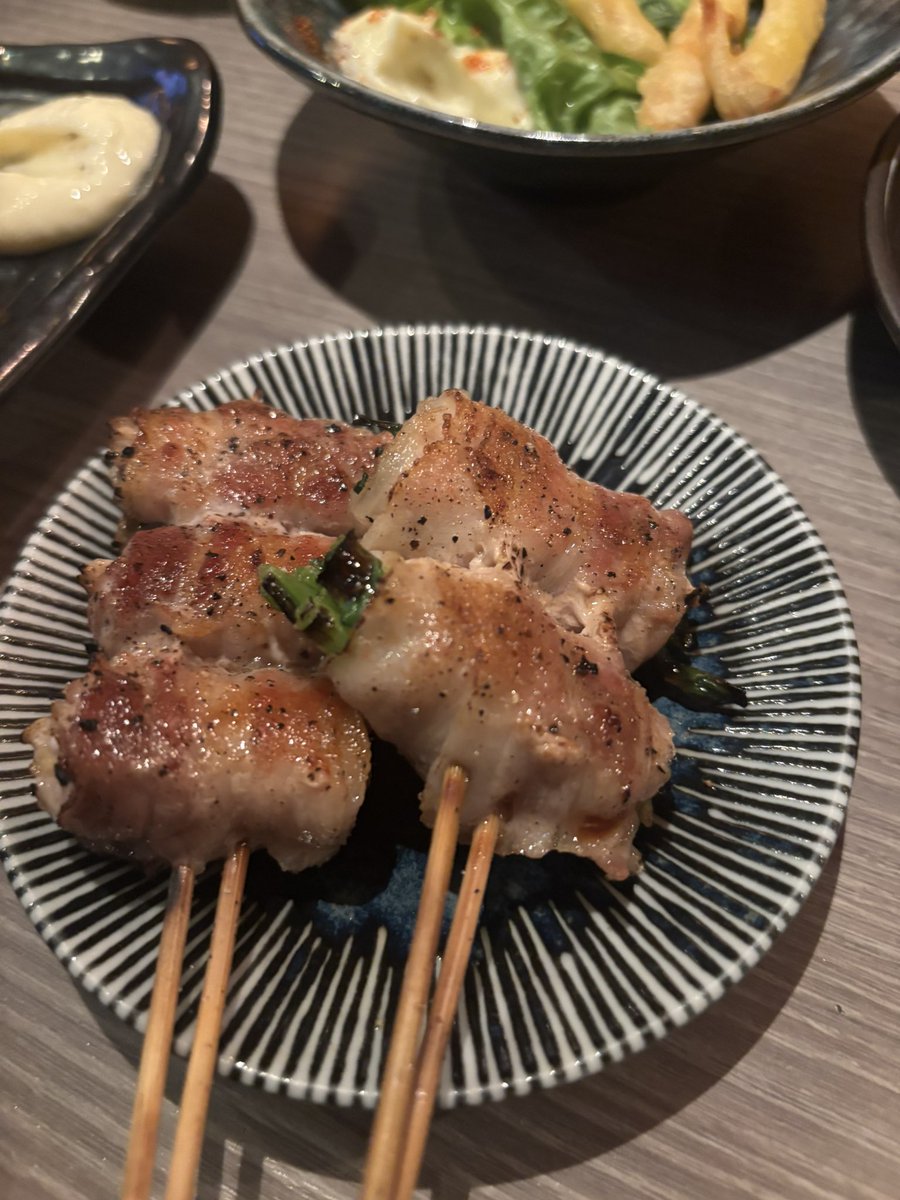 SenninX's tweet photo. 今日は焼き鳥！
つむぎとかいう初めてのとこ
リピなし！w https://t.co/BrILmWvp1s