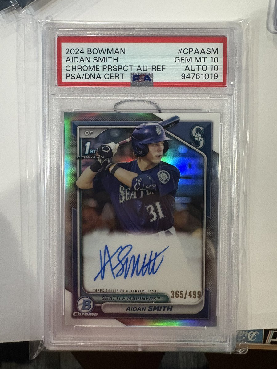 coachcardcap's tweet photo. @cardboardbst @AMcbride90804 Aidan Smith PSA “20” /499  - $55
Ashton Jeanty Pink Lava Auto /250 - $85
Travis Bazzana Best Tek Gold Auto /50 - $120 https://t.co/fvXbYV0EEh